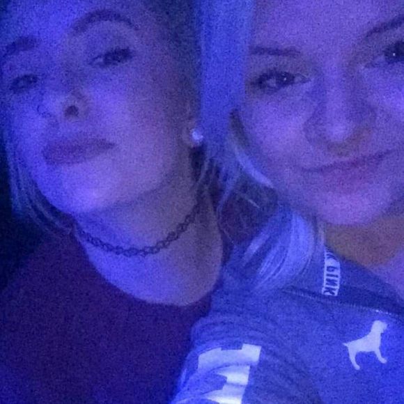 Meet your Posher, Tori - Picture 1 of 1